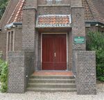 Apart metselwerk in de torens aan de zijkant.
<br/>
Richard Keijzer, 2014-08-28